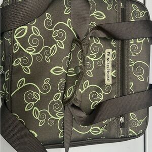 Princess House insulated food carry bag 12x12x6” has mark on handle